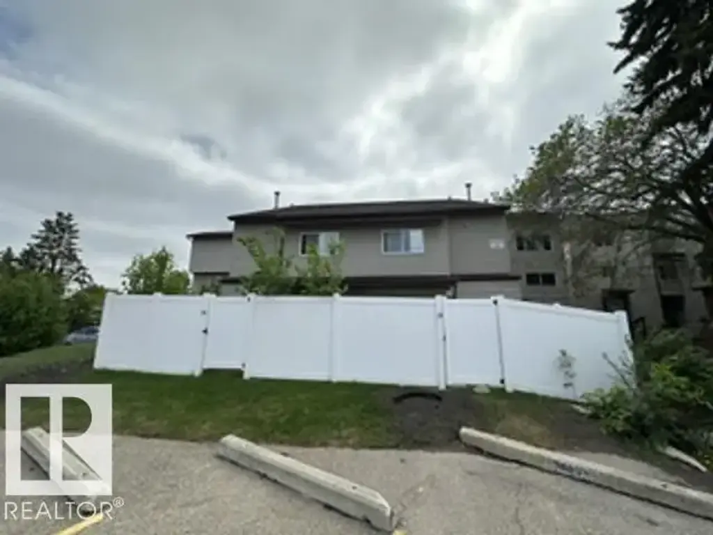 12c Meadowlark Vg Nw, Edmonton
